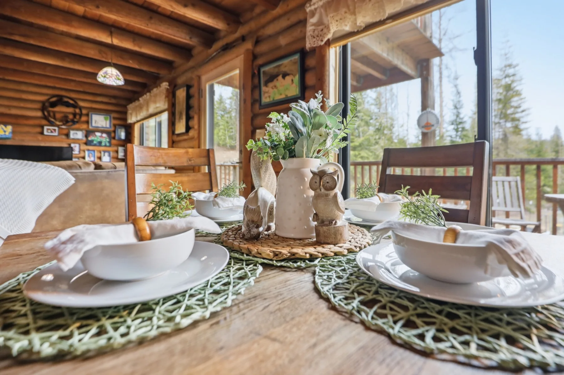 Staged dining area in a cabin home